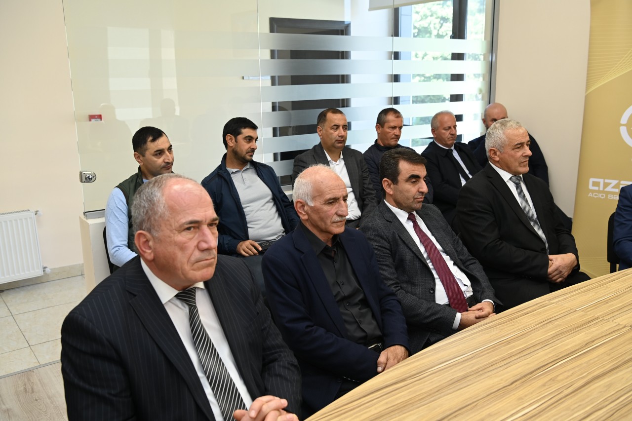 “Azərişıq” ASC-nin nümayəndələri Oğuzda fermer və sahibkarlarla görüşdü - FOTO